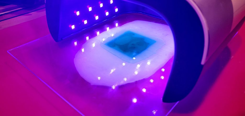 stamp photopolymer under uv light