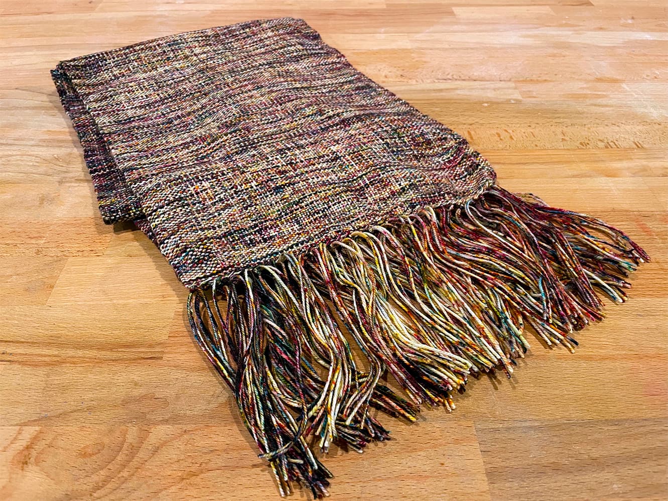 Finished woven scarf